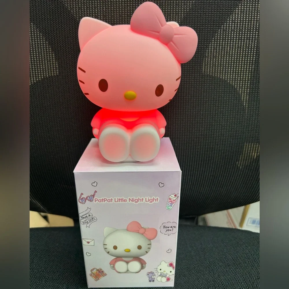 Hello Kitty Night Light - Picture 2 of 6